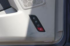 中国重汽 HOWO MAX 290马力 4X2 9.55米冷藏车(ZZ5187XLCN711KF1) 中国重汽 HOWO MAX 290马力 4X2 9.55米冷藏车(ZZ5187XLCN711KF1)