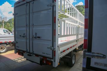 Զ�� V5M ���ʰ� 3.7�׵��ż״���դʽС��ͼƬ