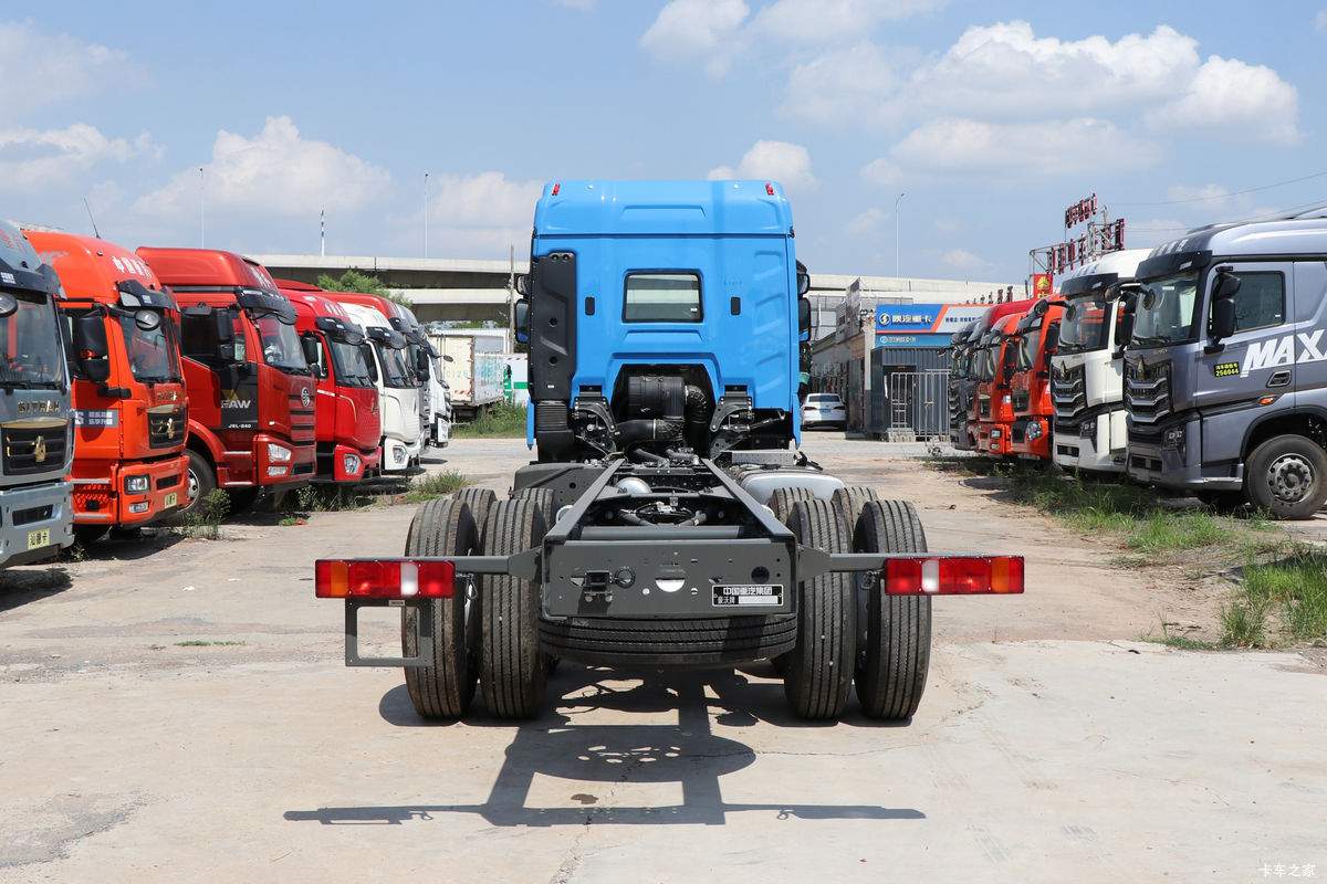 й HOWO MAX 540 8X4 9.6AMTԶػ(ZZ1317V446KF1)                                                