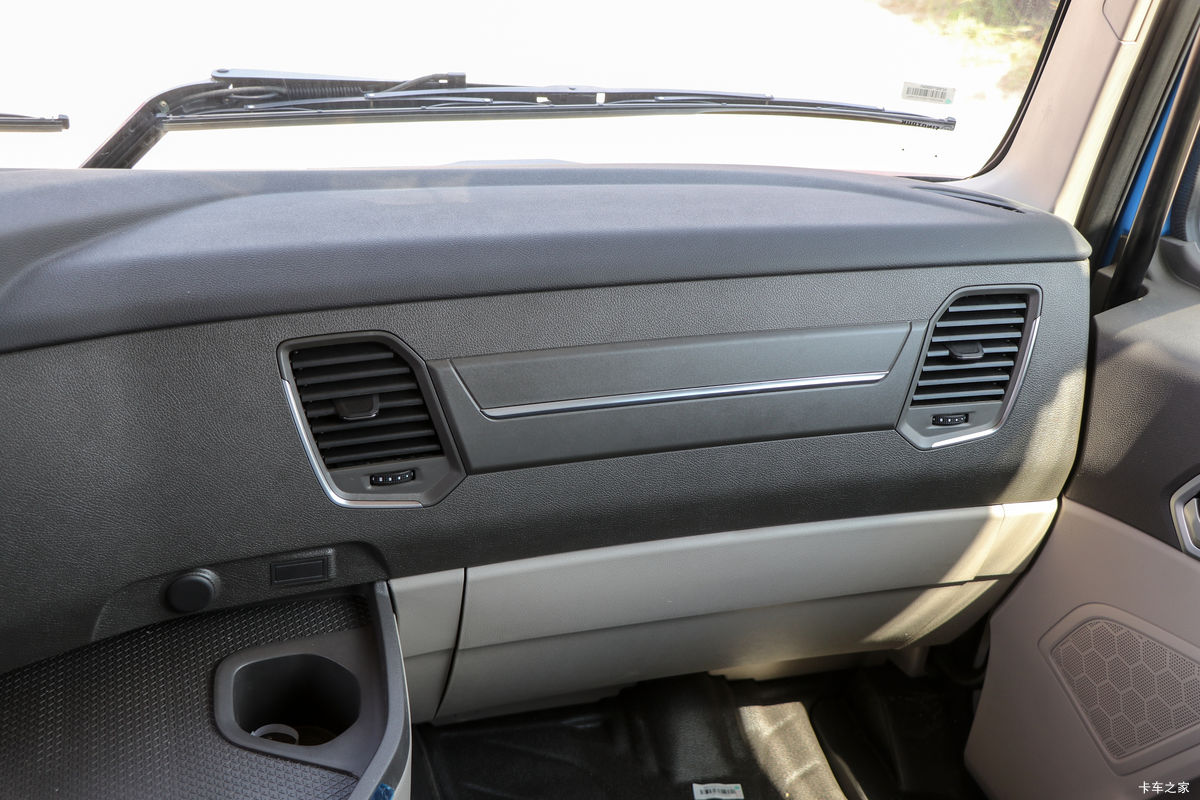 �й����� HOWO MAX 540���� 8X4 9.6��AMT�Զ��������ػ�����ʻ��                                               