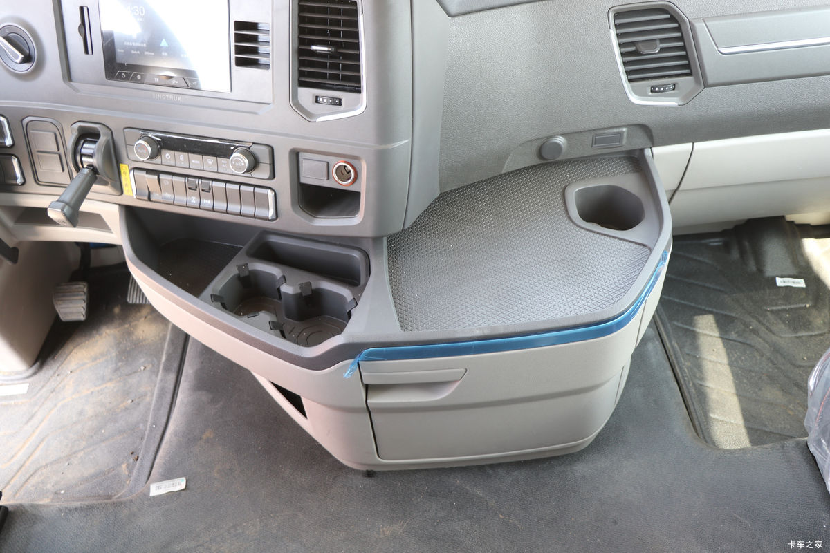 �й����� HOWO MAX 540���� 8X4 9.6��AMT�Զ��������ػ�����ʻ��                                               