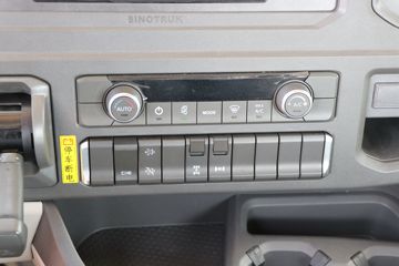 �й����� HOWO MAX 540���� 8X4 9.6��AMT�Զ��������ػ���(ZZ1317V446KF1)ͼƬ