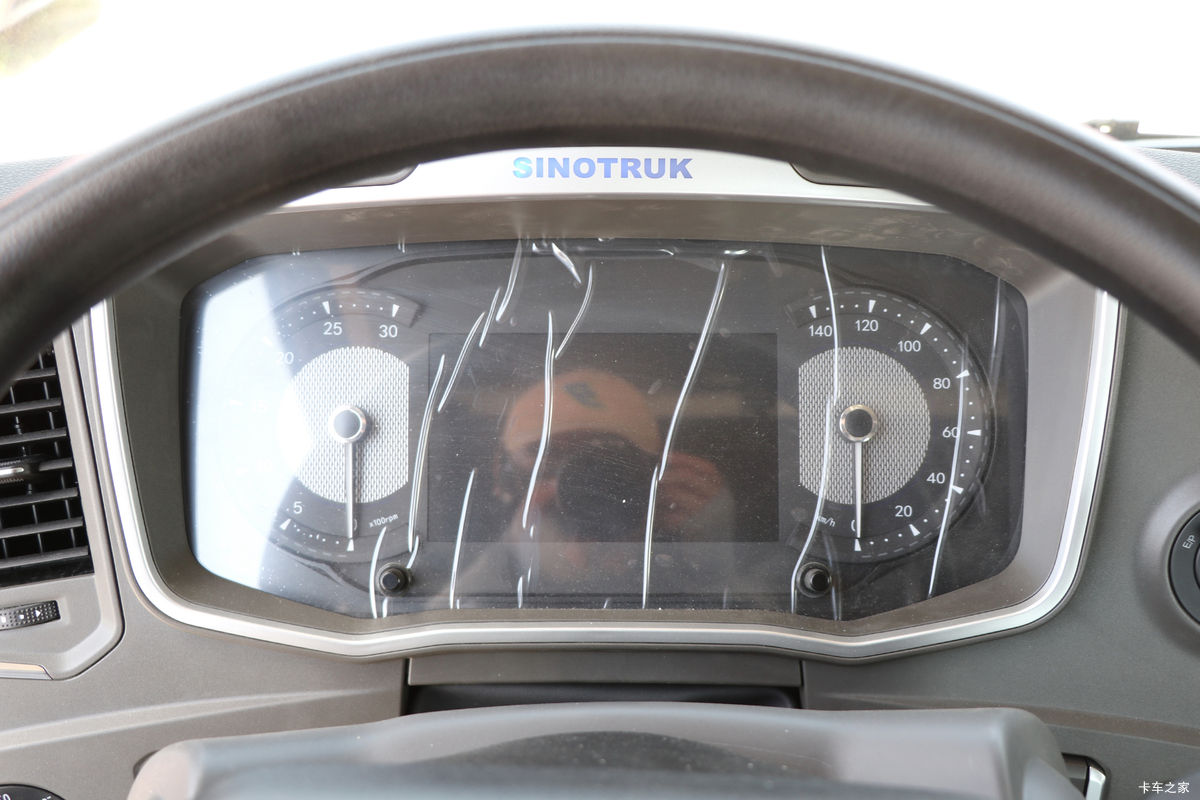 �й����� HOWO MAX 540���� 8X4 9.6��AMT�Զ��������ػ�����ʻ��                                               