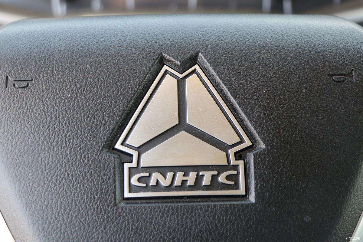 �й����� HOWO MAX 540���� 8X4 9.6��AMT�Զ��������ػ�����ʻ��                                               