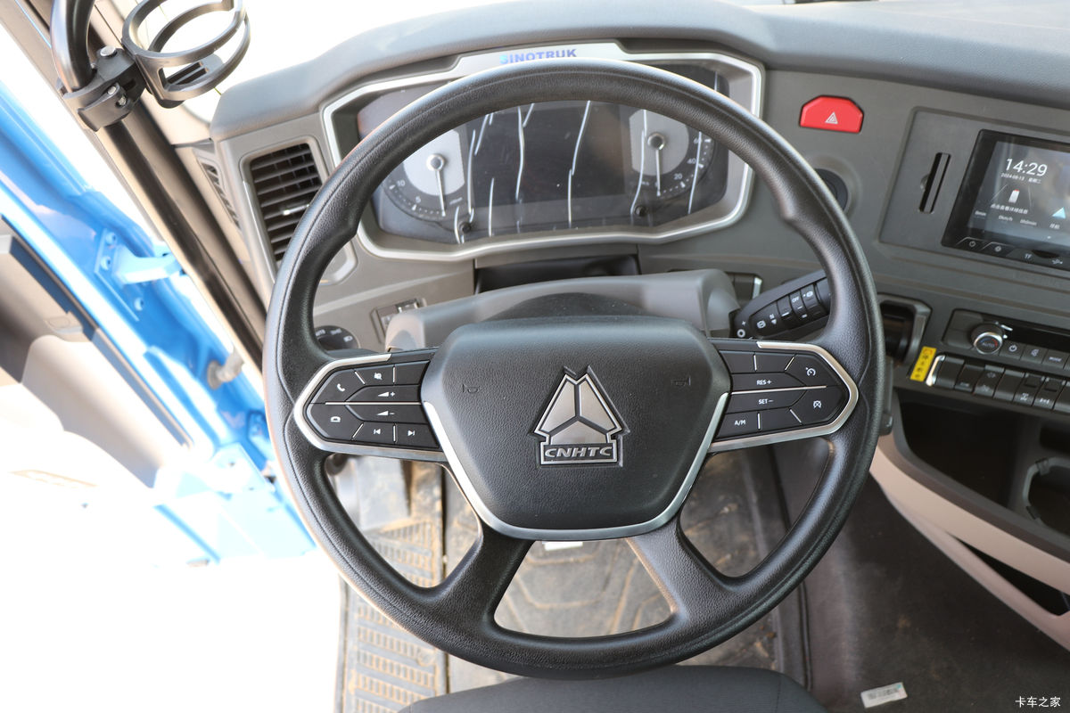 �й����� HOWO MAX 540���� 8X4 9.6��AMT�Զ��������ػ�����ʻ��                                               