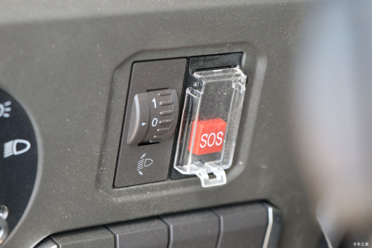 �й����� HOWO MAX 540���� 8X4 9.6��AMT�Զ��������ػ�����ʻ��                                               