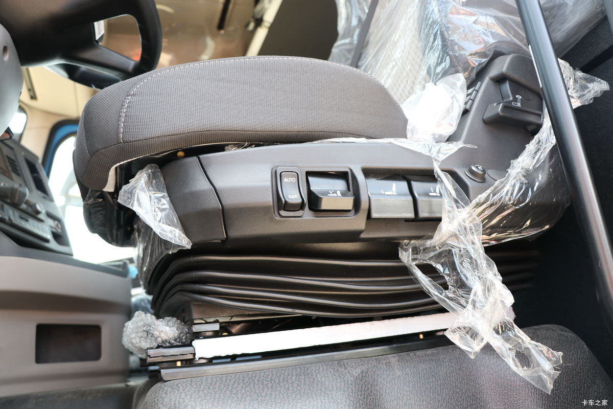 �й����� HOWO MAX 540���� 8X4 9.6��AMT�Զ��������ػ�����ʻ��                                               