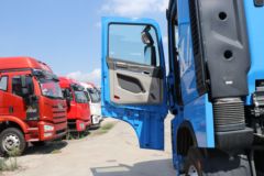 中国重汽 HOWO MAX 540马力 8X4 9.6米AMT自动档栏板载货车(ZZ1317V446KF1)