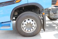 中国重汽 HOWO MAX 540马力 8X4 9.6米AMT自动档栏板载货车(ZZ1317V446KF1)