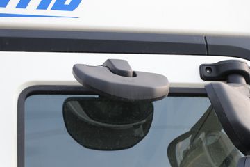 �й����� HOWO MAX 540���� 8X4 AMT�Զ����ʻ�ˮ��Ʒ���䳵(����������)(ZXD5310TSCZQHW1)ͼƬ