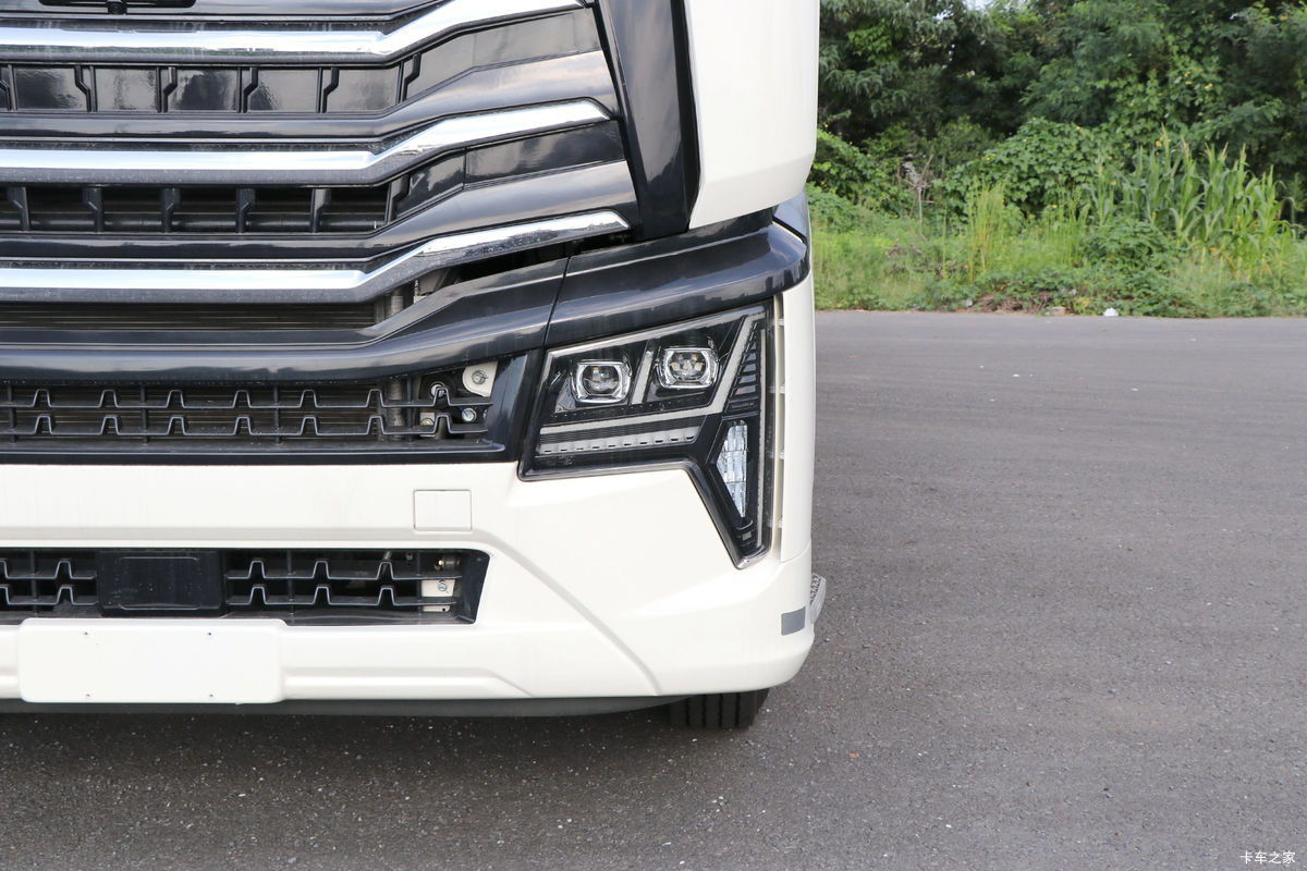 �й����� HOWO MAX 540���� 8X4 AMT�Զ����ʻ�ˮ��Ʒ���䳵(����������)���                                                
