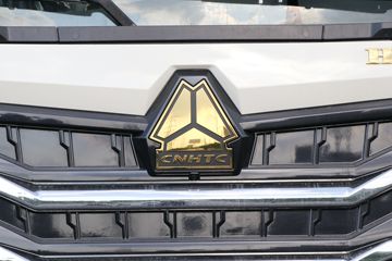 �й����� HOWO MAX 540���� 8X4 AMT�Զ����ʻ�ˮ��Ʒ���䳵(����������)(ZXD5310TSCZQHW1)ͼƬ