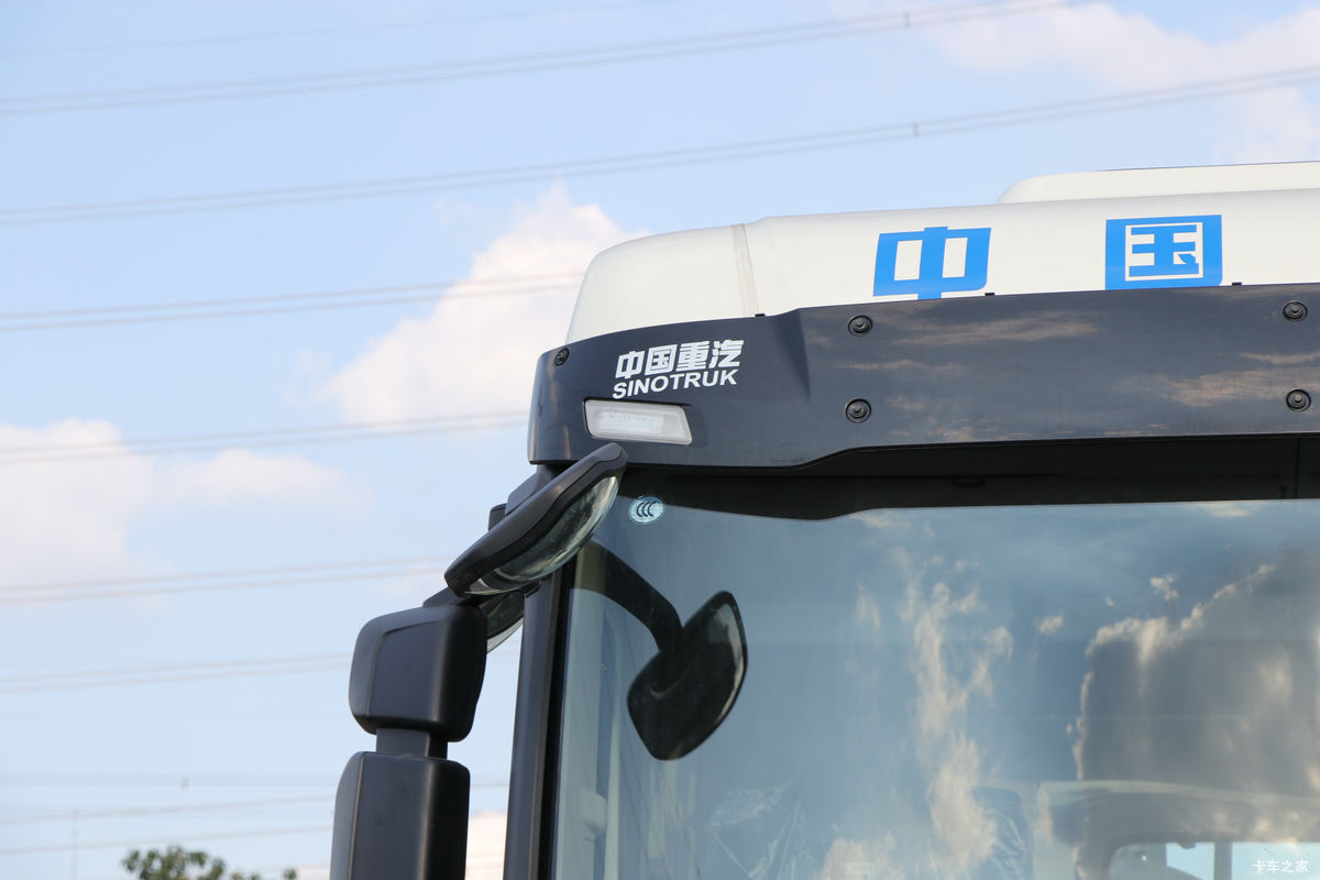�й����� HOWO MAX 540���� 8X4 AMT�Զ����ʻ�ˮ��Ʒ���䳵(����������)���                                                