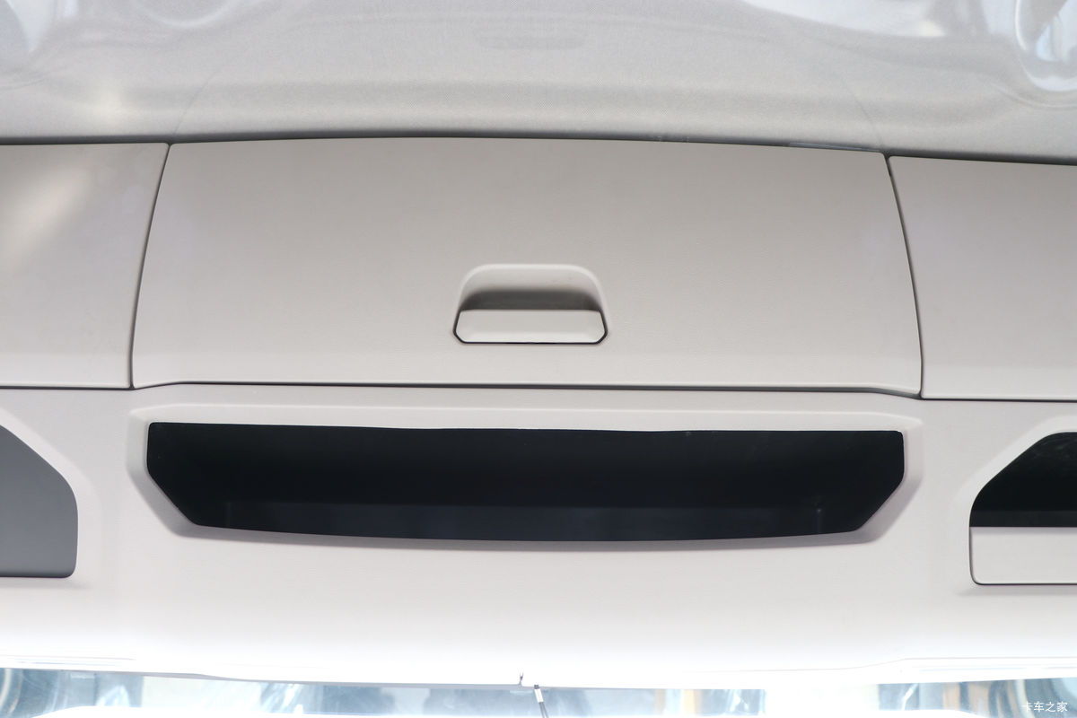 �й����� HOWO MAX 540���� 8X4 AMT�Զ����ʻ�ˮ��Ʒ���䳵(����������)��ʻ��                                               