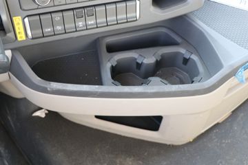 �й����� HOWO MAX 540���� 8X4 AMT�Զ����ʻ�ˮ��Ʒ���䳵(����������)(ZXD5310TSCZQHW1)ͼƬ