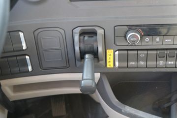 �й����� HOWO MAX 540���� 8X4 AMT�Զ����ʻ�ˮ��Ʒ���䳵(����������)(ZXD5310TSCZQHW1)ͼƬ