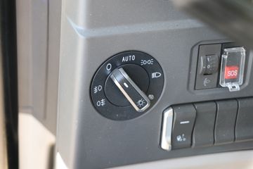 �й����� HOWO MAX 540���� 8X4 AMT�Զ����ʻ�ˮ��Ʒ���䳵(����������)(ZXD5310TSCZQHW1)ͼƬ