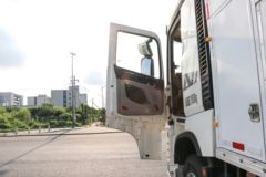 中国重汽 HOWO MAX 540马力 8X4 AMT自动档鲜活水产品运输车(中荥汽车牌)(ZXD5310TSCZQHW1)