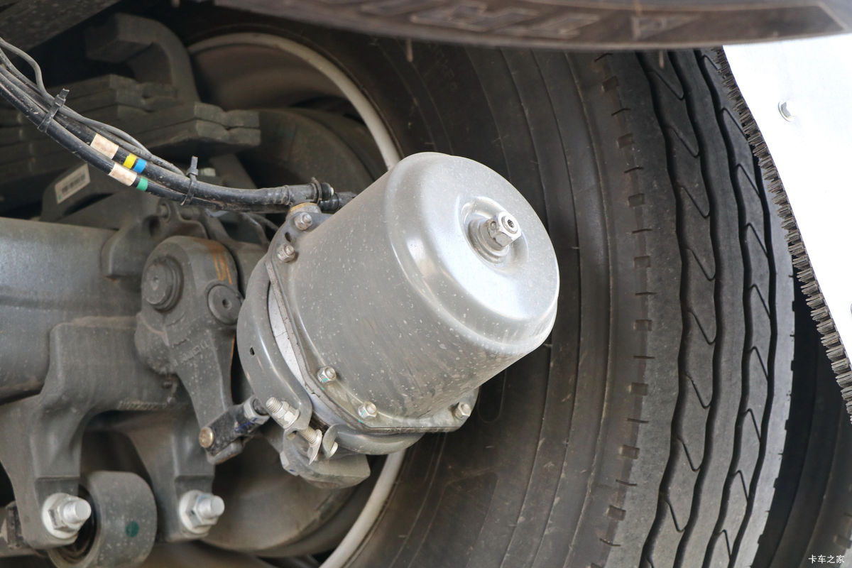 �й����� HOWO MAX 540���� 8X4 AMT�Զ����ʻ�ˮ��Ʒ���䳵(����������)����                                                