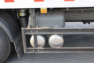 �й����� HOWO MAX 540���� 8X4 AMT�Զ����ʻ�ˮ��Ʒ���䳵(����������)(ZXD5310TSCZQHW1)ͼƬ