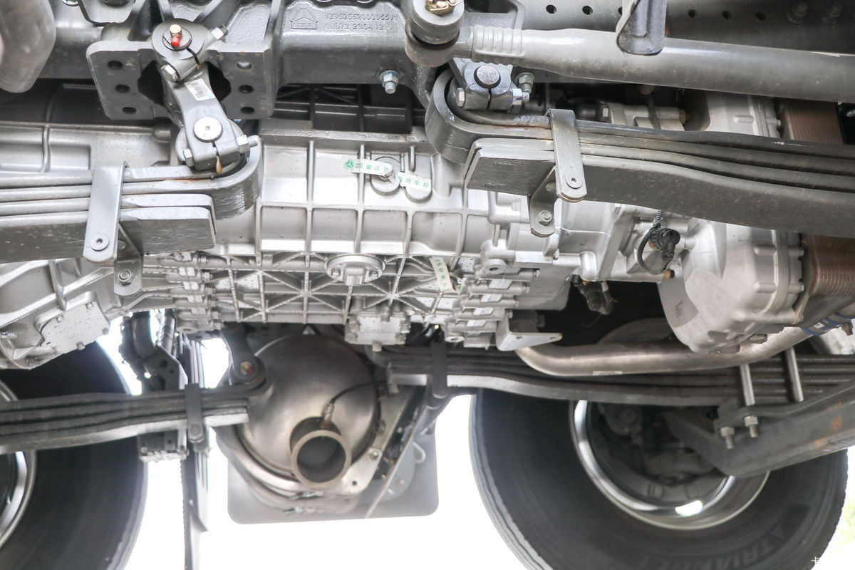 �й����� HOWO MAX 540���� 8X4 AMT�Զ����ʻ�ˮ��Ʒ���䳵(����������)����                                                