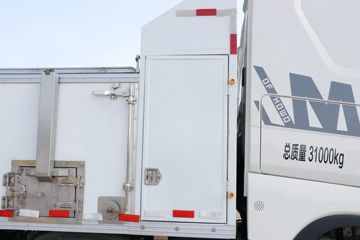 �й����� HOWO MAX 540���� 8X4 AMT�Զ����ʻ�ˮ��Ʒ���䳵(����������)(ZXD5310TSCZQHW1)ͼƬ