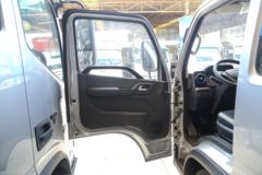 福田 欧马可X 122马力 3.83米排半仓栅式轻卡(气刹)(BJ5044CCY-4A)