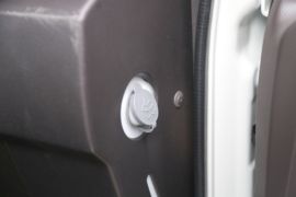 骏铃S9&nbsp;载货车驾驶室                                               图片