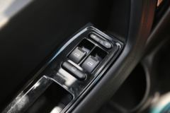 蓝擎·悦EH 4.18米单排插电式混合动力厢式轻卡 宁德时代15.45kWh