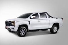 中国重汽 搏胜S6 2024款 商用型豪华版 2.0T柴油 190马力 手动两驱 长轴双排皮卡