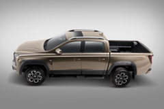 中国重汽 搏胜 2024款 乘用型悦享版 2.0T柴油 190马力 自动四驱 标轴双排皮卡