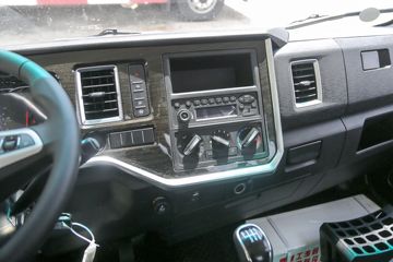 �����˶����� 2.5L���� 137���� ������6�� ��ɲ 4.18�׵��������ῨͼƬ