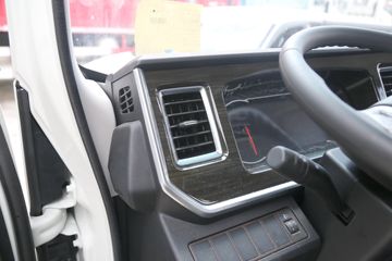 �����˶����� 2.5L���� 137���� ������6�� ��ɲ 4.18�׵��������ῨͼƬ