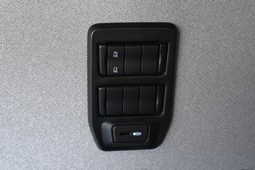 ˹������ Sϵ�� 560���� 6X2Rǣ����(�ͺ�S 560 6x2)ͼƬ
