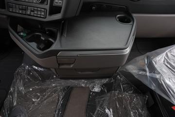 ˹������ Sϵ�� 560���� 6X2Rǣ����(�ͺ�S 560 6x2)ͼƬ