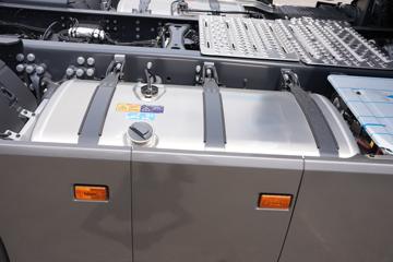 ˹������ Sϵ�� 560���� 6X2Rǣ����(�ͺ�S 560 6x2)ͼƬ