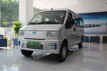 ES50&nbsp;电动封闭厢货外观图片