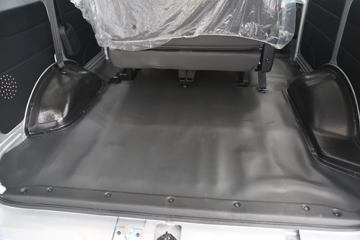 瑞驰 ES50 标准版-先锋型I 2.1T 6/7座 4.5米纯电动多用途乘用车38.64kWh图片