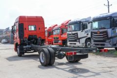 中国重汽 HOWO MAX 290马力 4X2 6.83米AMT自动档冷藏车 中国重汽 HOWO MAX 290马力 4X2 6.83米AMT自动档冷藏车