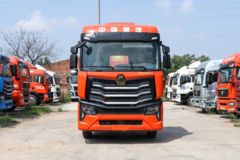 中国重汽 HOWO MAX 290马力 4X2 6.83米AMT自动档冷藏车 中国重汽 HOWO MAX 290马力 4X2 6.83米AMT自动档冷藏车