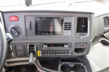 �й����� HOWO MAX 290���� 4X2 6.83��AMT�Զ�����س�ͼƬ