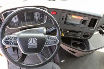 �й����� HOWO MAX 290���� 4X2 6.83��AMT�Զ�����س�ͼƬ