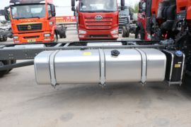 HOWO Max&nbsp;冷藏车底盘图片