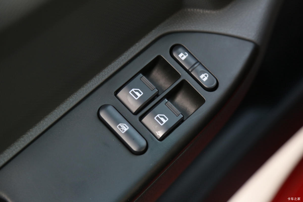  K6-S 2.0L 127 CNG 4.17׵Ῠ(EQ1030S3TNE)ʻ                                               