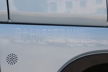 �й����� HOWO TS7�ؿ� 590���� 6X4 LNG�Զ���ǣ����(Һ��)(ZZ4257V424KF1LT)ͼƬ