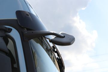 �й����� HOWO TS7�ؿ� 590���� 6X4 LNG�Զ���ǣ����(Һ��)(ZZ4257V424KF1LT)ͼƬ