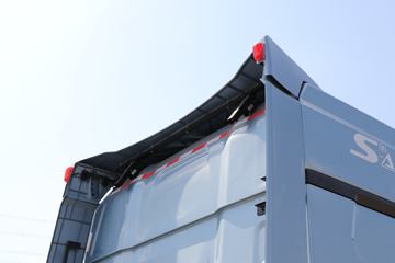 �й����� HOWO TS7�ؿ� 590���� 6X4 LNG�Զ���ǣ����(Һ��)(ZZ4257V424KF1LT)ͼƬ