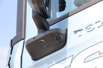 �й����� HOWO TS7�ؿ� 590���� 6X4 LNG�Զ���ǣ����(Һ��)(ZZ4257V424KF1LT)ͼƬ