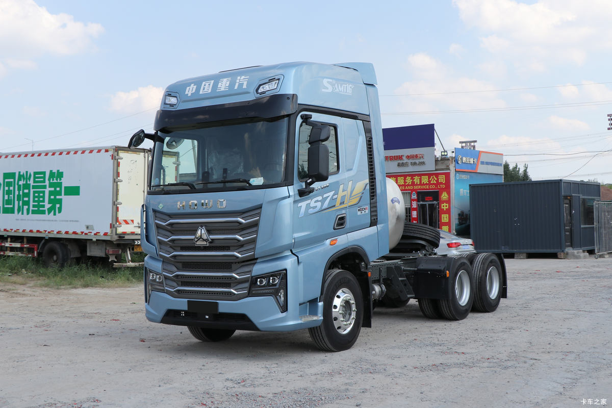 干线标载创富利器 重汽HOWO TS7 590马力LNG牵引车深度解析