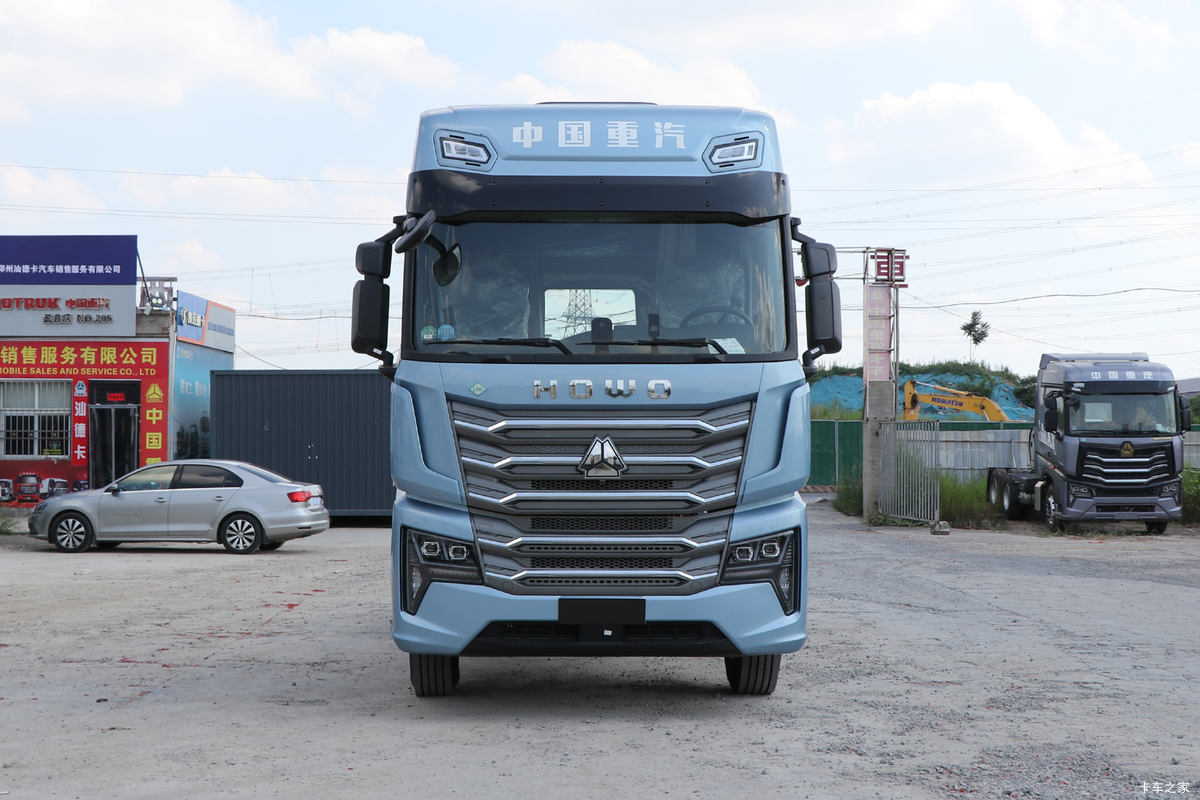 干线标载创富利器 重汽HOWO TS7 590马力LNG牵引车深度解析
